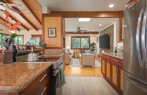 Honaunau-Napoopoo House | 2 Mins to Private Beach, Dolphin Whale Watching, H6A