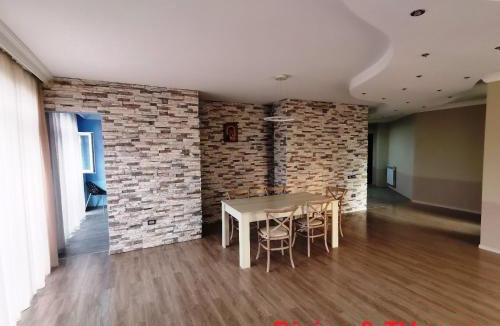 Magnetiti Apartment | 216м апартаменты на пляже Уреки для отдыха большой семьи