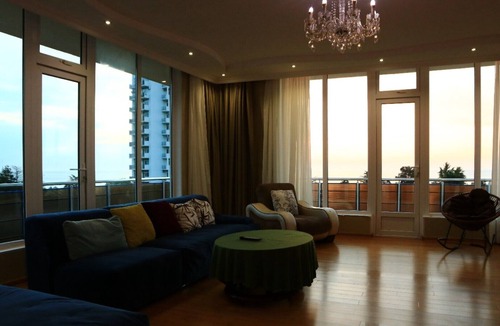 Batumi House | 3 Bedroom 2 bathroom House