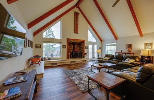 Coarsegold Cottage | 7 Mi to Bass Lake! Spacious 'mudge Ranch Retreat'
