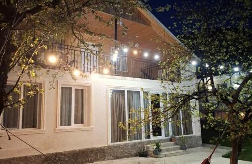 Ambrolauri House | Akidoni