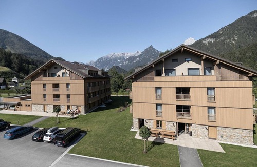 Hinterstoder Apartment | Alpine Retreat with Mountain Views
