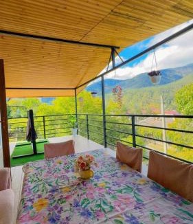Akhali Ubani House | Apartments With Balcony And Mountain View