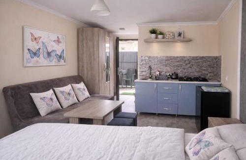 Akhali Ubani House | Apartments With Balcony And Mountain View