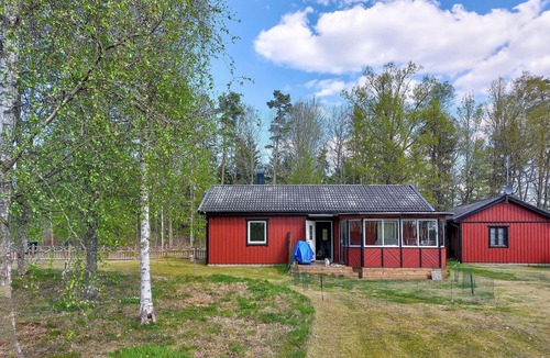 Stavsjo House | Appealing cottage in a quiet and beautiful location to Lake Bolmen.