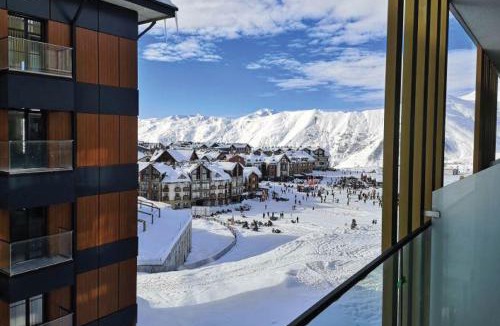 Kazbegi Apartment | Atrium Luxury Suite - Ski In Out & Outdoor Pool #413