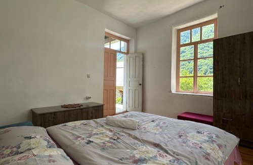 Mestia House | Backpackers Hostel Homestay