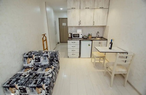 New Boulevard Apartment | Batumi Studio - Rooftop Pool & Sleeps2