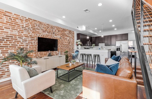 Bloomingdale Condo | "Bella Vista" Home for 12 Guests with Rooftop View over the Capitol
