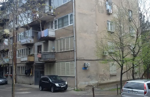 Saburtalo Apartment | bezarhouse near metro