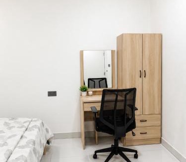 Hanimaadhoo House | blu beds blue Rose Guest House