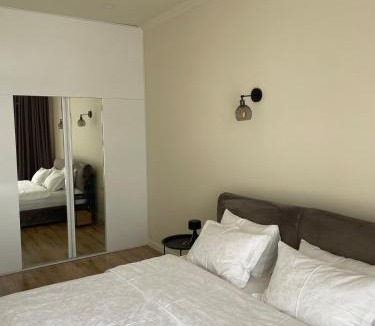 Saburtalo Apartment | Bright & Airy Hideaway