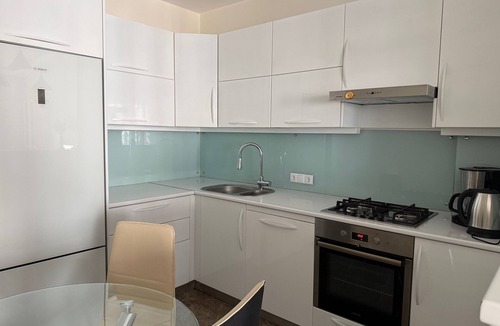 Old Boulevard Apartment | Bright Modern 2BR Apt near Central Park & Beach