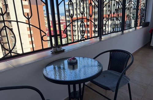 Old Boulevard Apartment | Bright Modern 2BR Apt near Central Park & Beach