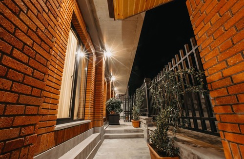 Telavi Hotel | Bright-stylish Place with pool, Bar& Restaurant