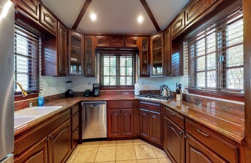 Beachwood Canyon Ski Chalet | Casa Vista! Stunning Direct Hollywood Sign Views!