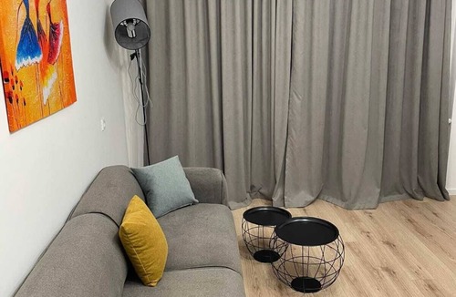 Vera Apartment | Central, modern apartment with balcony