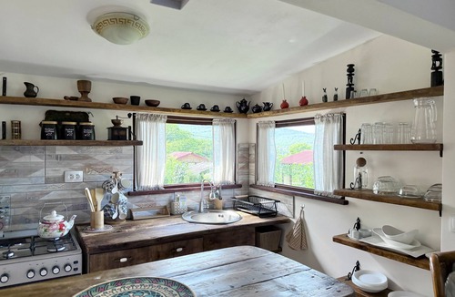 Tbilisi Ski Chalet | Charming 1-bedroom chalet in the mountains of Kiketi, near to Kiketi Farm.