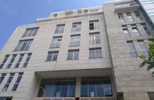 mtatsminda Apartment | Charming 2-bedroom apartment with a balcony in T'bilisi
