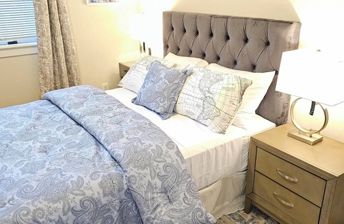Cardozo Bed & Breakfast | Charming 2-bedroom bed & breakfast condo in fabulous Washington with WiFi, AC