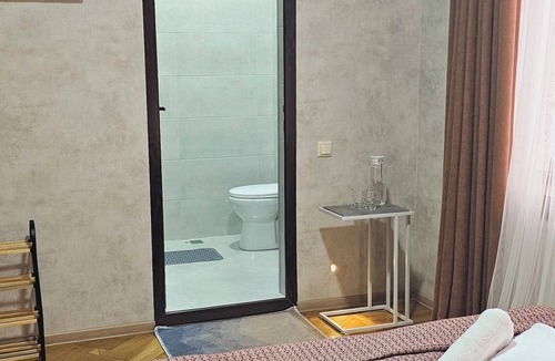 Kutaisi Hotel | Charming 5-bedroom family hotel. Home away from home.