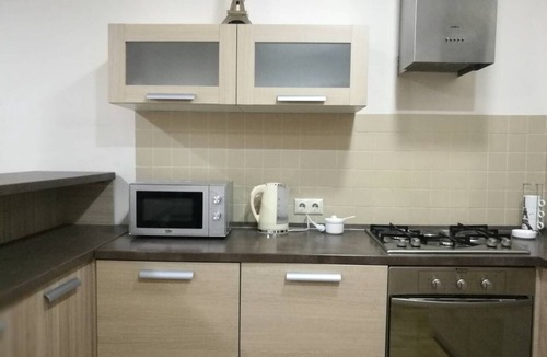 mtatsminda Apartment | Chic 2-bedroom apartment with AC, and balcony in awesome T'bilisi