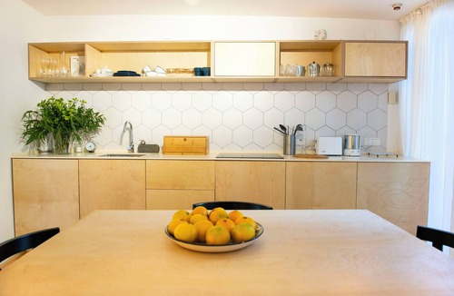 Old Tbilisi House | Chic Studio in Old Tbilisi Steps from Funicular & Sights
