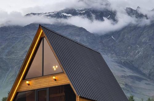 Stepantsminda Ski Chalet | Cottage Carpe Diem