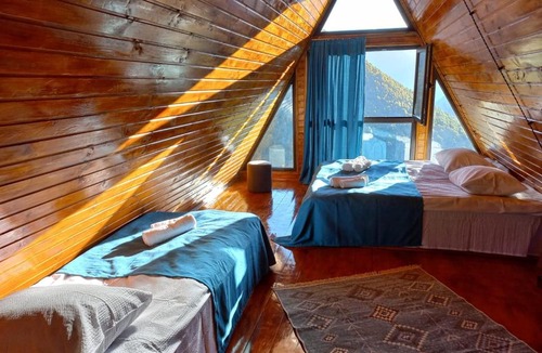 Juta Cabin | Cottage Hillside in Juta