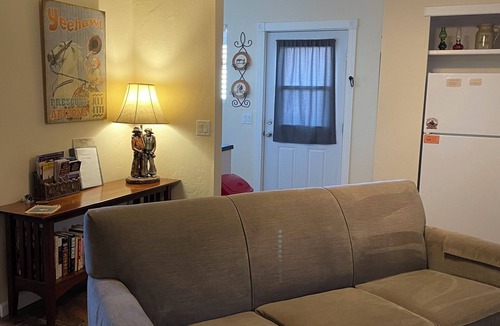 Prescott Cottage | Cottage in historic downtown Prescott. Go to Whiskey Row