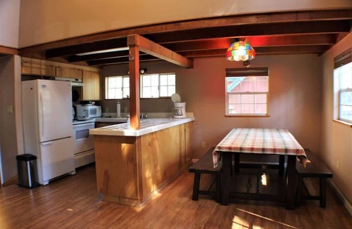 Twain Harte House | Cottage in the Pines – Cabin w/Lake Access & Fenced Yard in Twain Harte