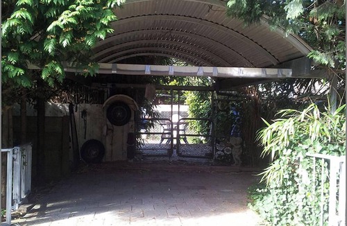 Amsterdam East Cottage | Cottage on the banks of the IJ for max. 2 adults and 2 children
