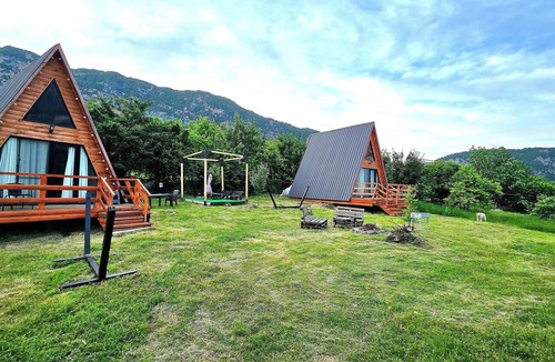 Tsageri Ski Chalet | Cottage Tvishi