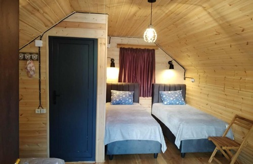 Roshka House | Cottages-ASA