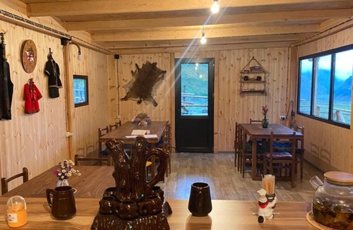 Roshka House | Cottages-ASA