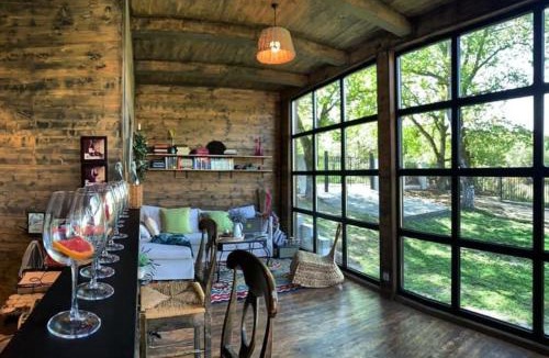 Ambrolauri Villa | Coziest Cabin in Racha , Sakhluka Rachashi