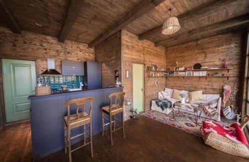 Ambrolauri Villa | Coziest Cabin in Racha , Sakhluka Rachashi