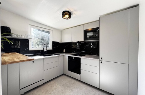 Boras House | Cozy holiday home near the lake - perfect for the family |SE08058