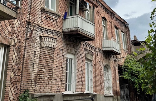 Avlabari Apartment | cozy old Tbilisi apartment with beautiful vie
