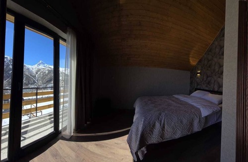Stepantsminda Cottage | Delightful 2-bedroom cottage in charming Stepantsminda awaits you