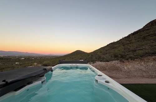 Drexel Heights House | Desert Romance, Hill side, 8 min Gem-show 11 from down town 2 king bds 2 q beds