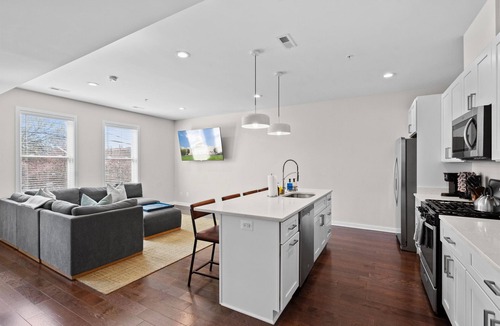Fairlawn House | Entire DC House 3BR 3BA RoofDeck Free Parking Near Capitol Hill