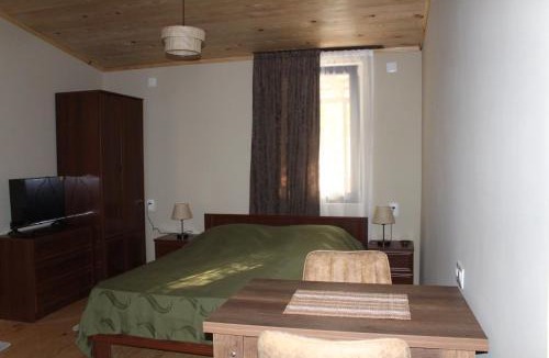 Ambrolauri House | Family hotel in Racha Manilo-Manilo საოჯახო სასტუმრო რაჭაში