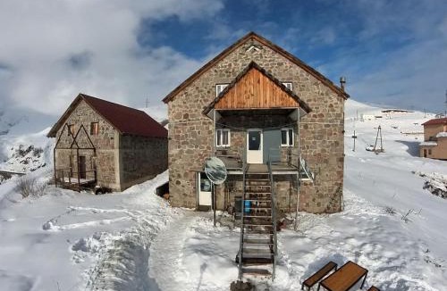 Kazbegi Hotel | Family Hotel Parnas 2250