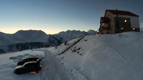 Kazbegi Hotel | Family Hotel Parnas 2250