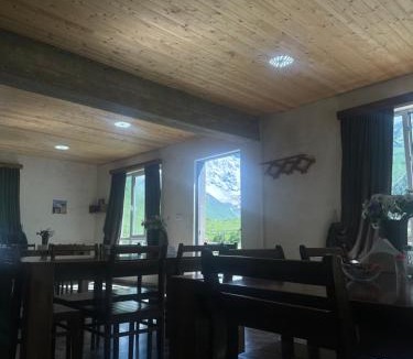 Ushguli House | Family Hotel Twins