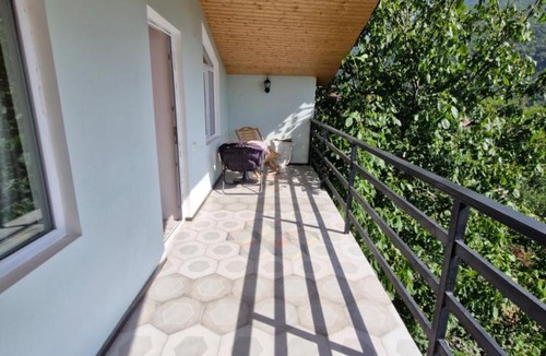 Ananuri House | family house-Ananuri Veranda