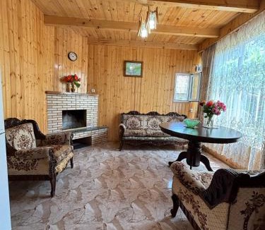 Ambrolauri House | Friendly Cottage with small Pool