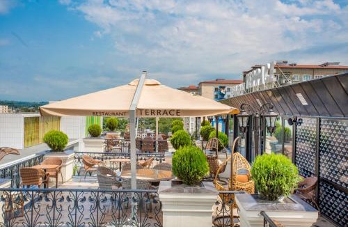 Zugdidi Hotel | Garden Palace