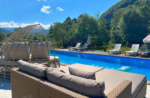 Ambrolauri Hostel | Garemo